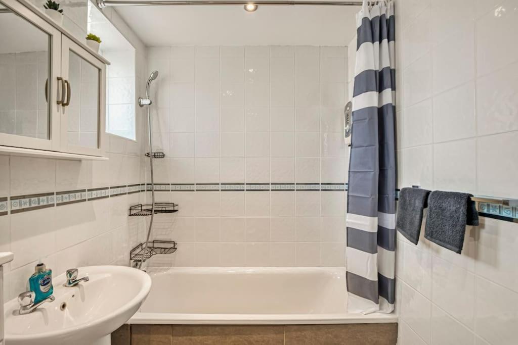 Lovely 3-Bed Clapham Common London Ngoại thất bức ảnh